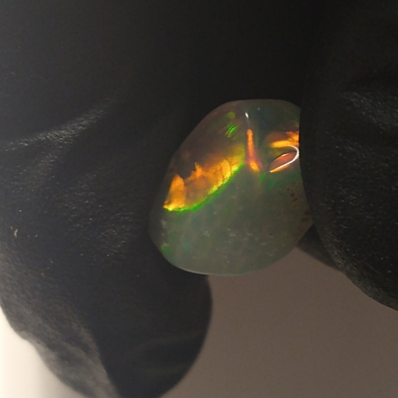 Very Bright Full Spectrum Opal With Honeycomb and Digit Patterns - Picture 3 of 16